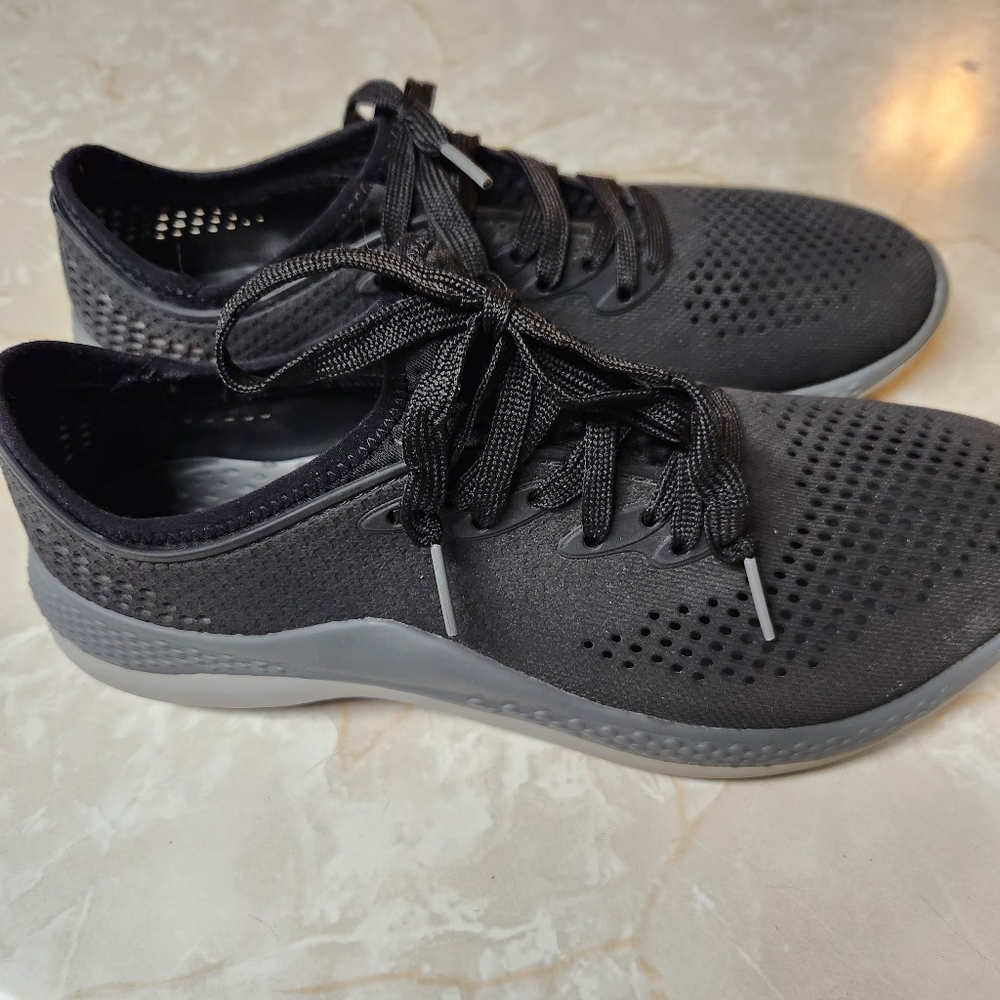 Crocs Literide 360 Pacer Mens 7 Black Gray Outdoor Shoes Casual Comfort